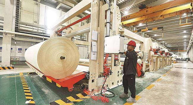 大庆圣泉依靠科技创新,使一把小秸秆“长成”一个大产业