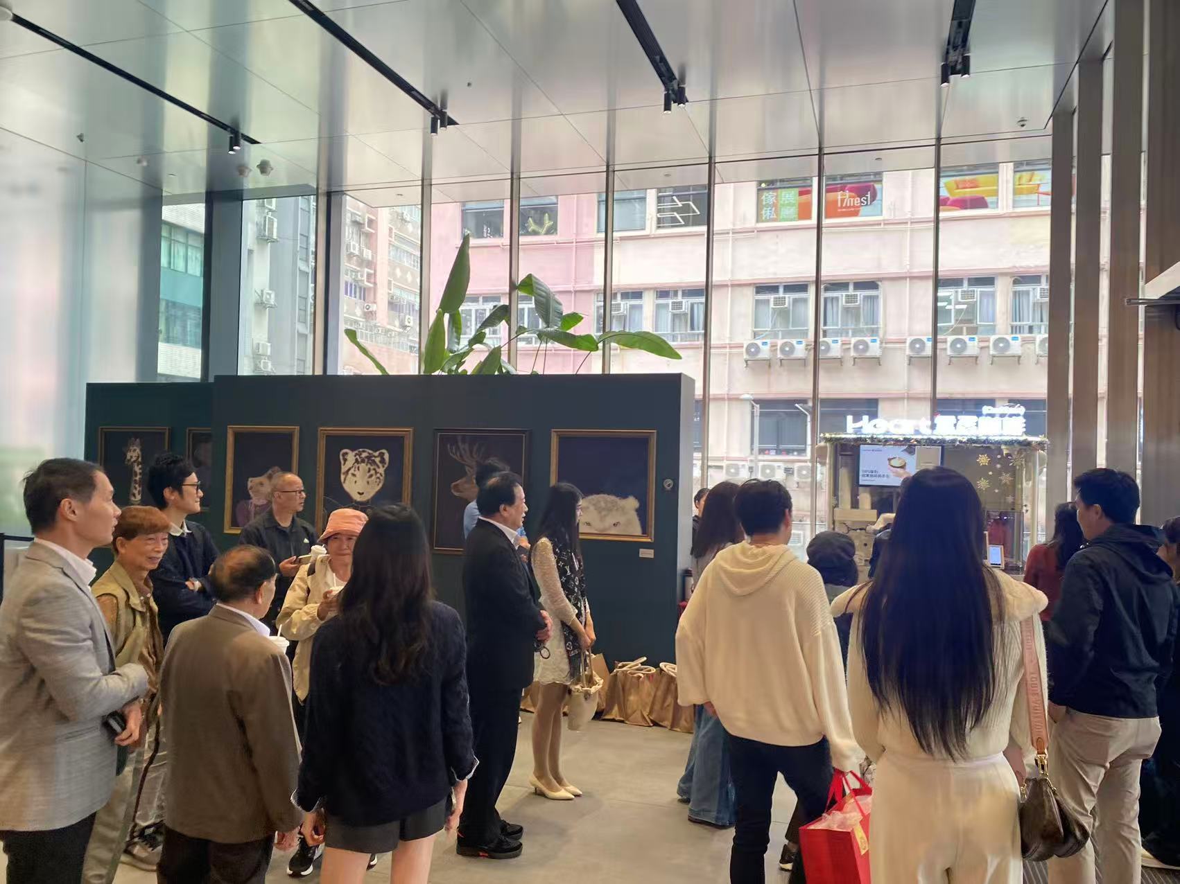 灵犀机器人咖啡屋香港首店正式开业 科技赋能咖啡体验，开启智能生活新篇章