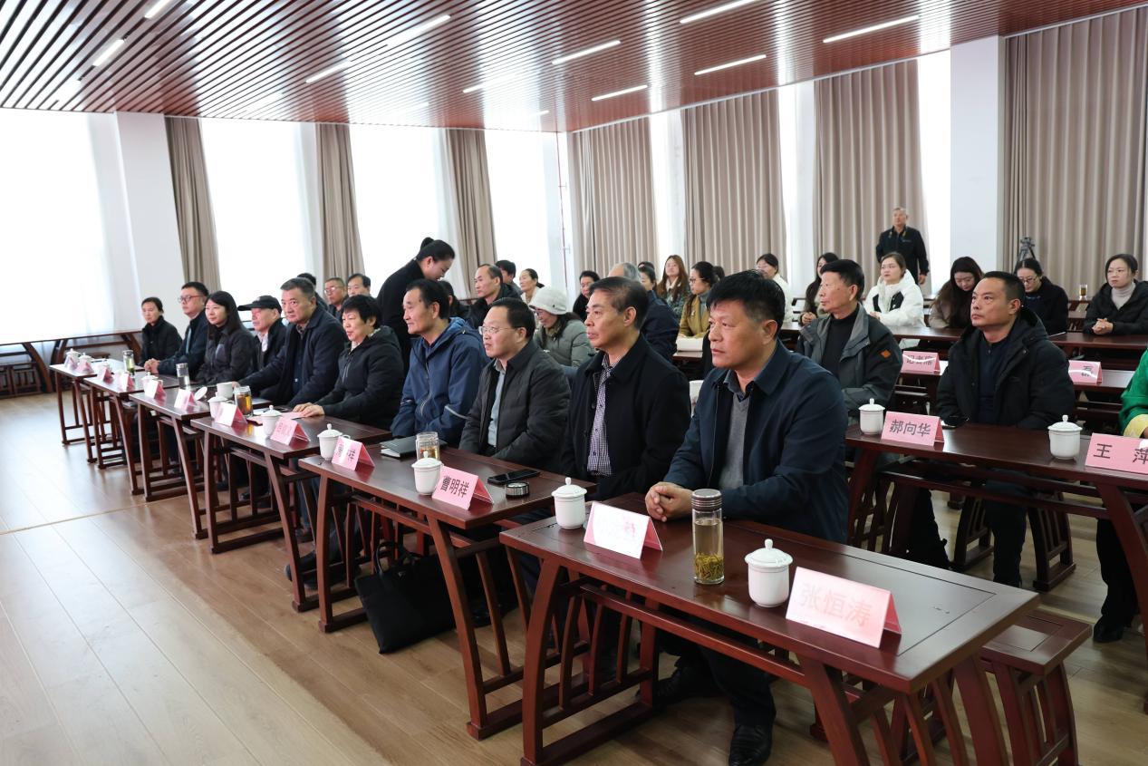 济宁市作协麒麟觅境创作工作室在嘉祥举行揭牌仪式