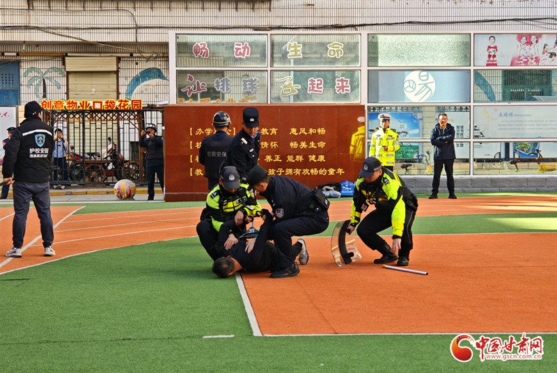 兰州：交通安全进校园