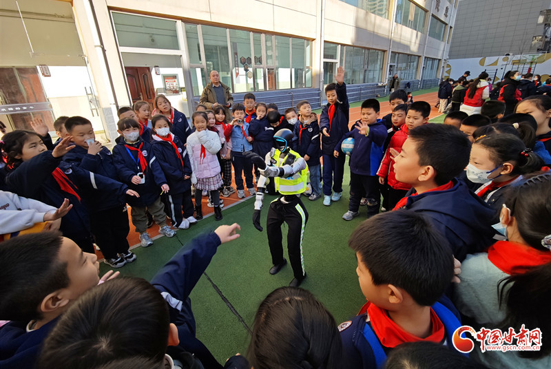 兰州：交通安全进校园