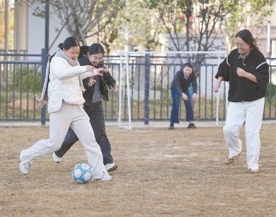  
推窗见绿、出门健身！江西口袋体育公园让健身触手可及
  