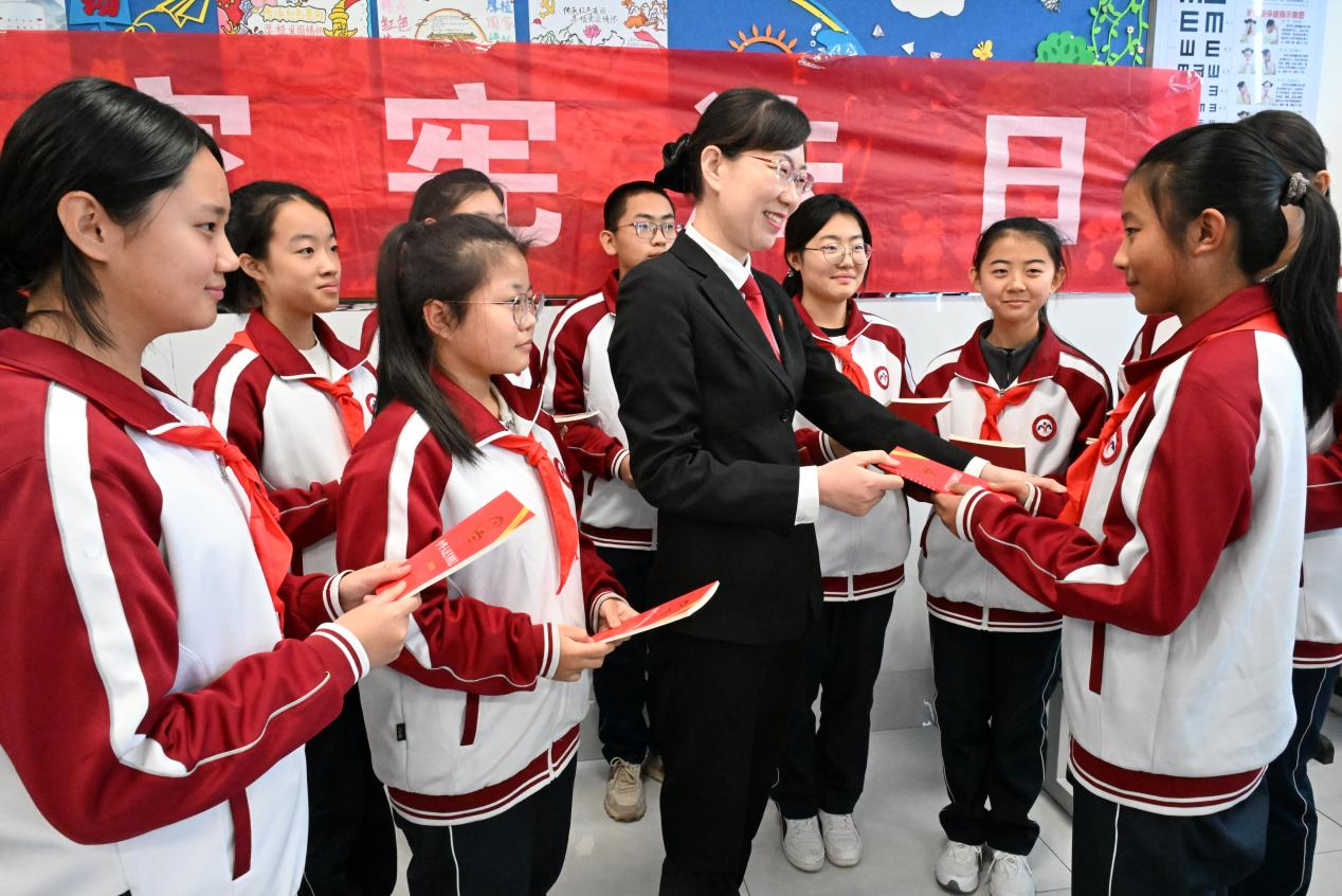 山东即墨：宪法课堂进校园