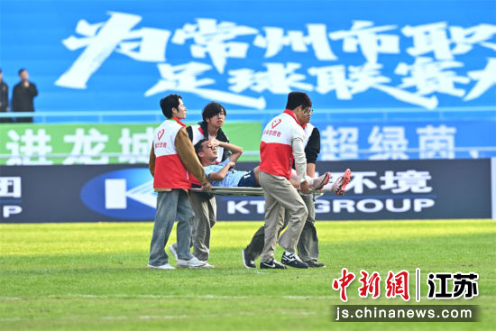 赛场上的“红色马甲”是另一支冠军队。常州市总工会 供图