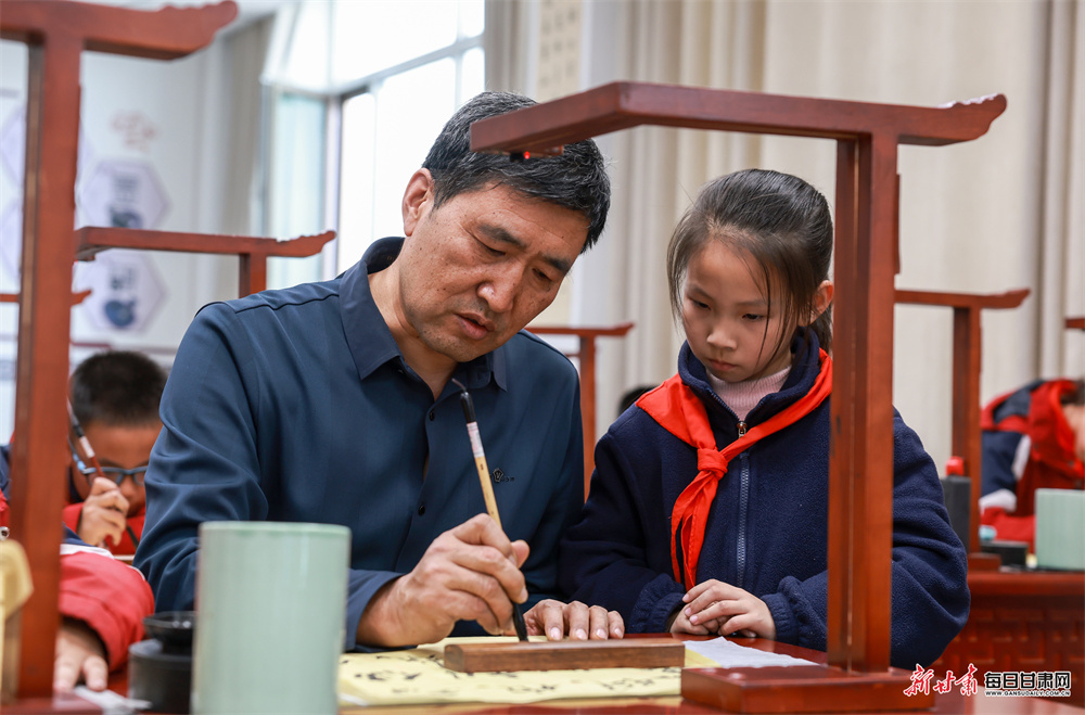 甘肃金塔多彩课堂趣味满格