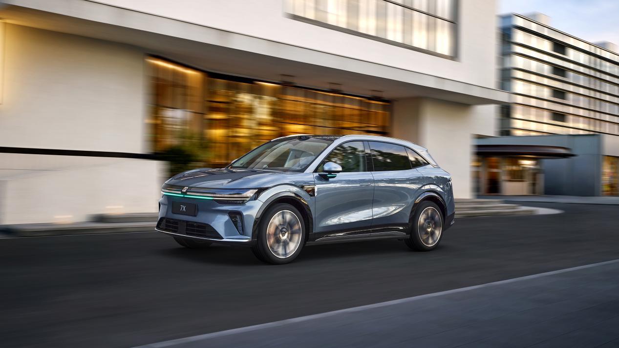 央视硬核探厂！焕新极氪7X如何扛住“国家级”安全大考？