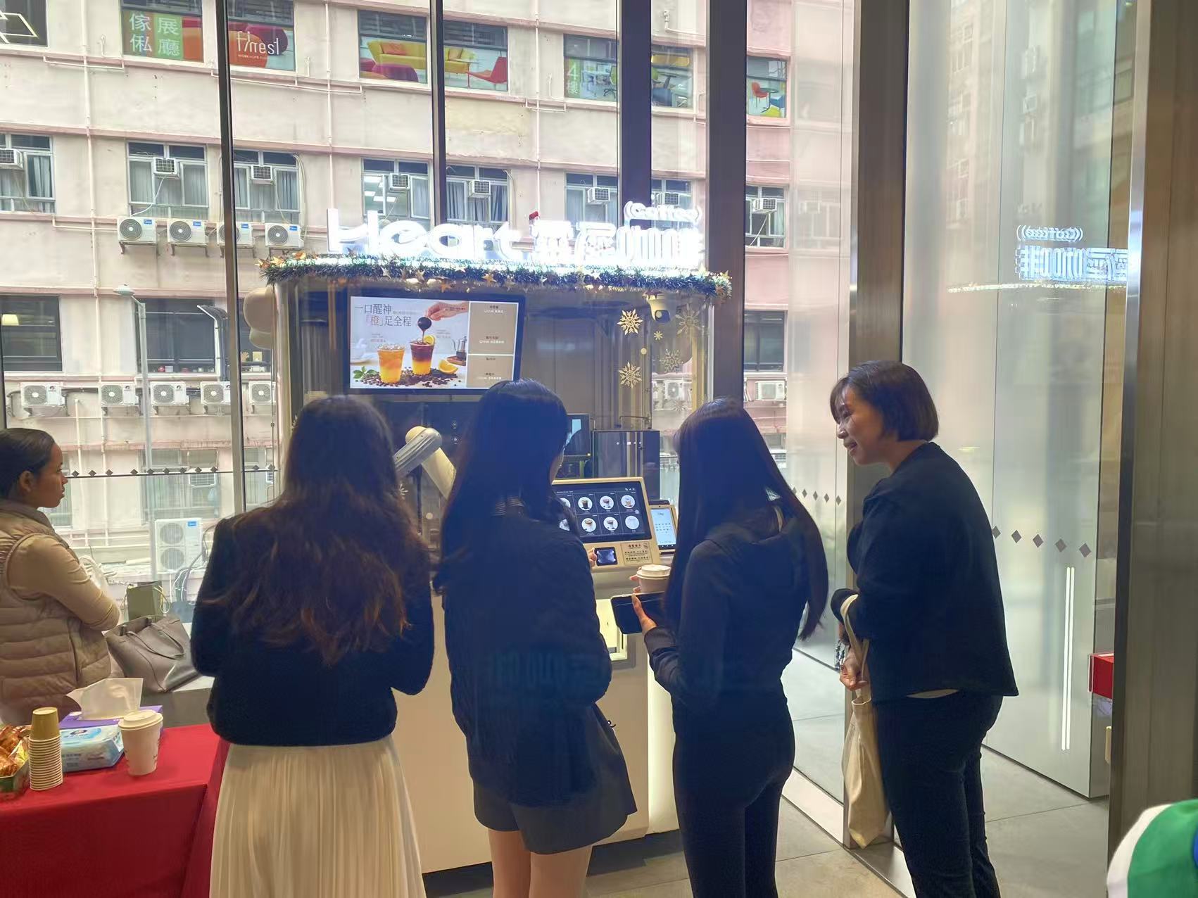 灵犀机器人咖啡屋香港首店正式开业 科技赋能咖啡体验，开启智能生活新篇章