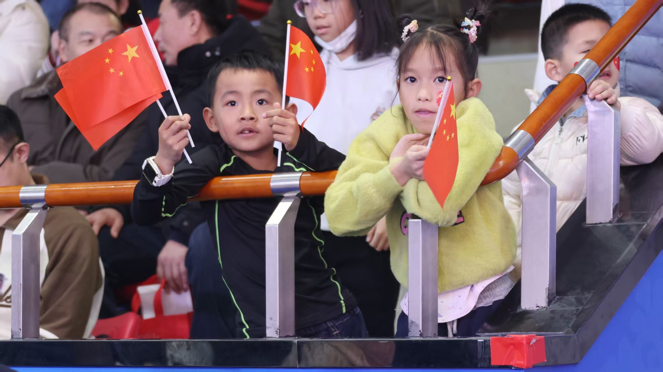 六国拳手聚冰城 以拳为媒筑友谊  2025年首届上合组织冰雪体育示范区青年拳击邀请赛开幕