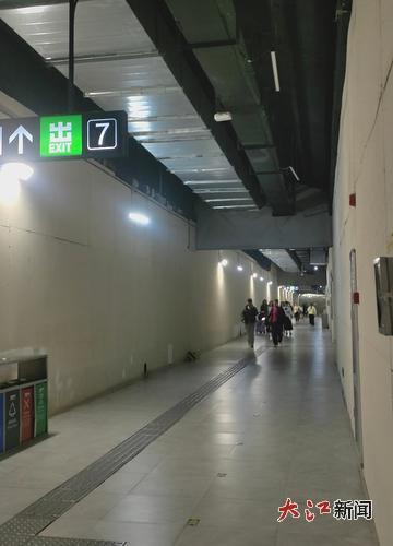 招租区域的地下空间通道。