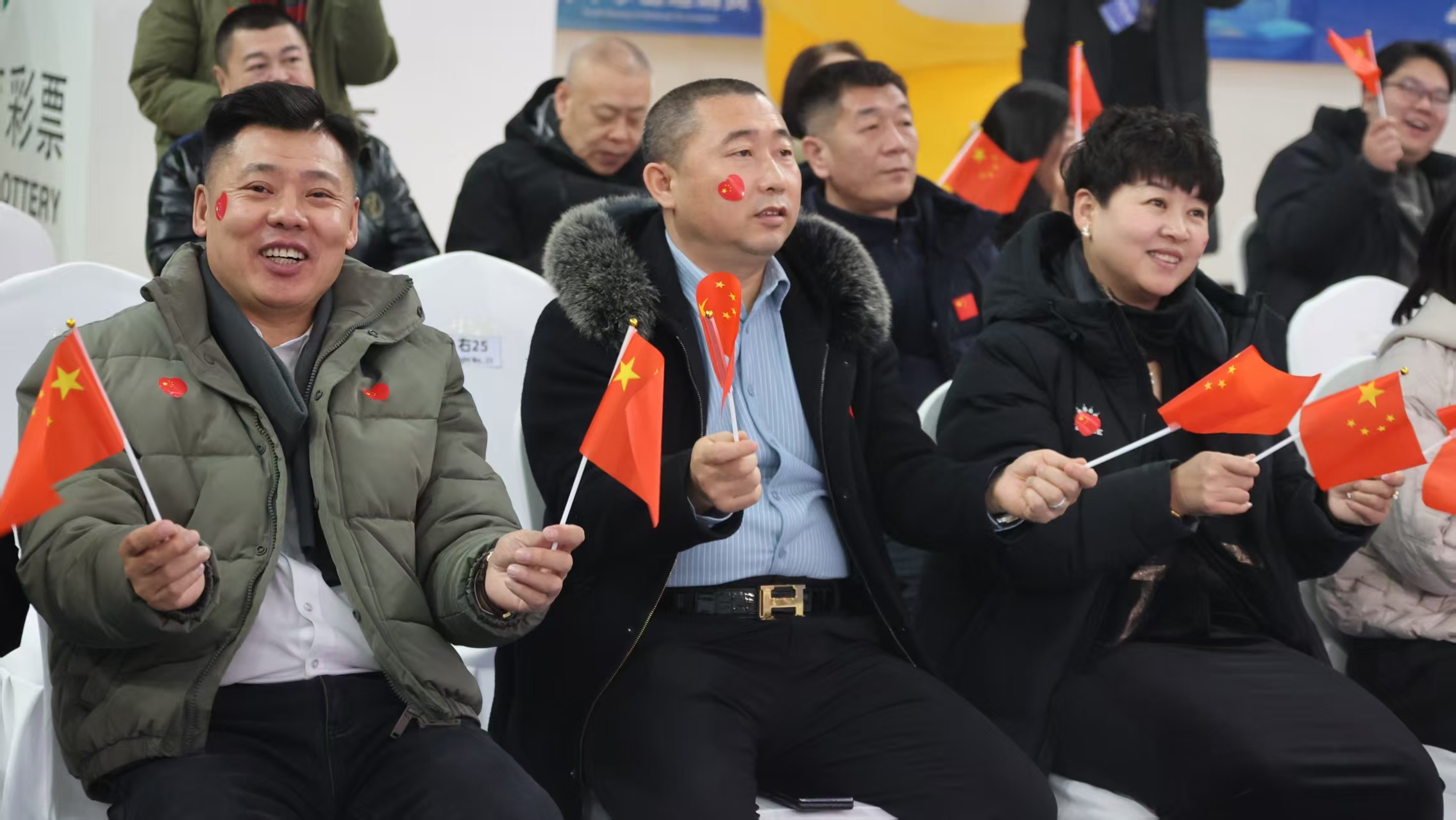 六国拳手聚冰城 以拳为媒筑友谊  2025年首届上合组织冰雪体育示范区青年拳击邀请赛开幕