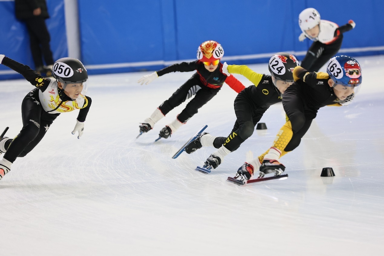 “冰超”2025全国“冰轮之星&middot;滑起来”系列赛事活动总决赛鸣枪开赛