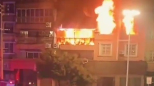 乐山一住户家中凌晨起火，1人身亡