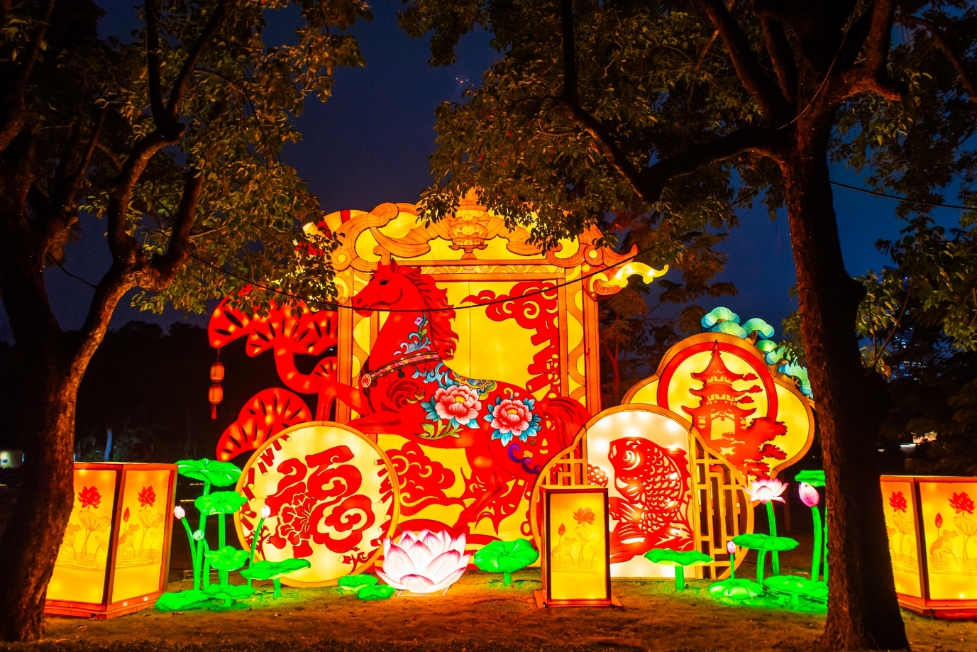 2026深圳锦绣中华新春灯会启幕！53万㎡东方光影点亮深圳非遗中国年