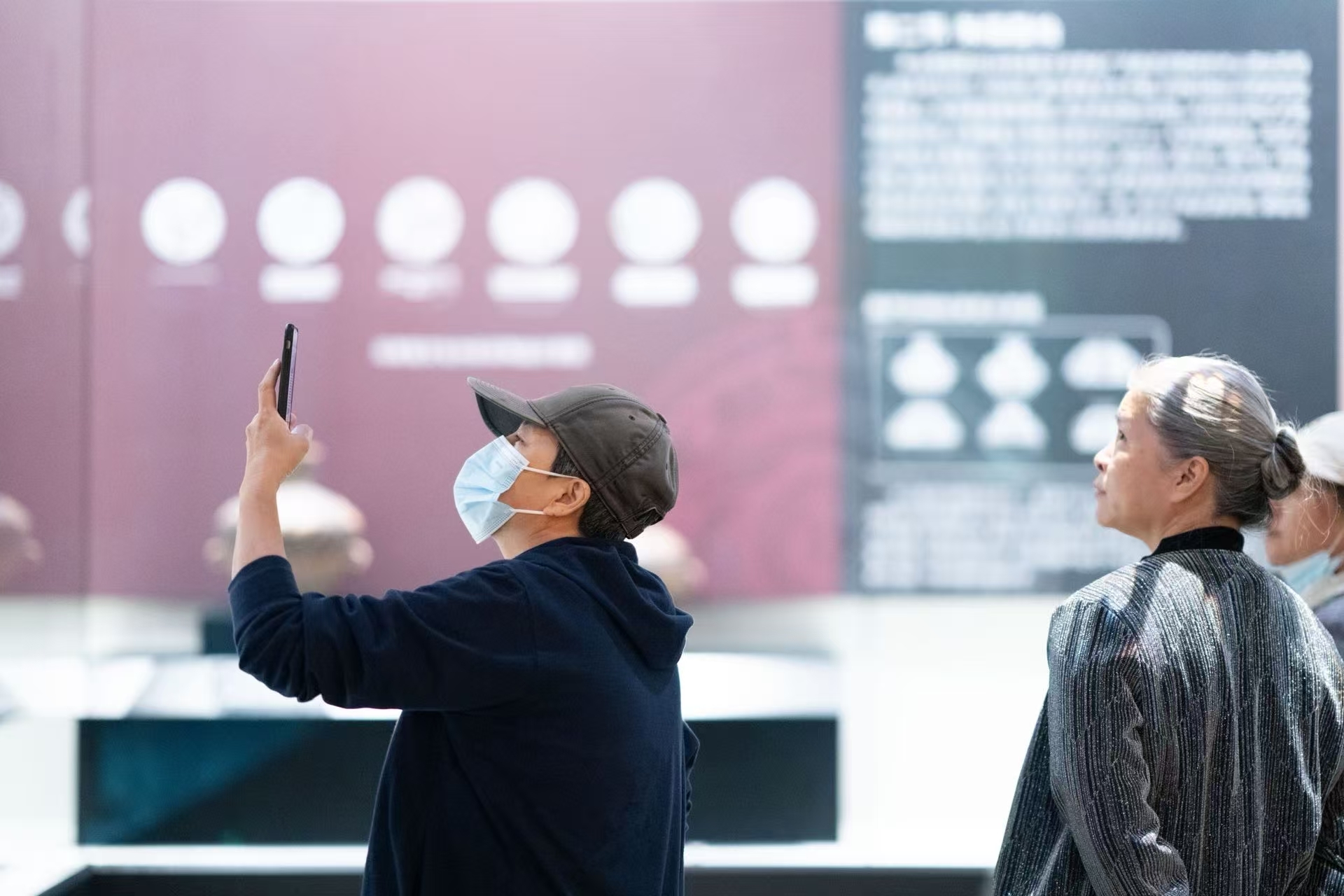 “彩陶艺术之巅峰——马家窑文化  彩陶特展”在深圳盛大启幕