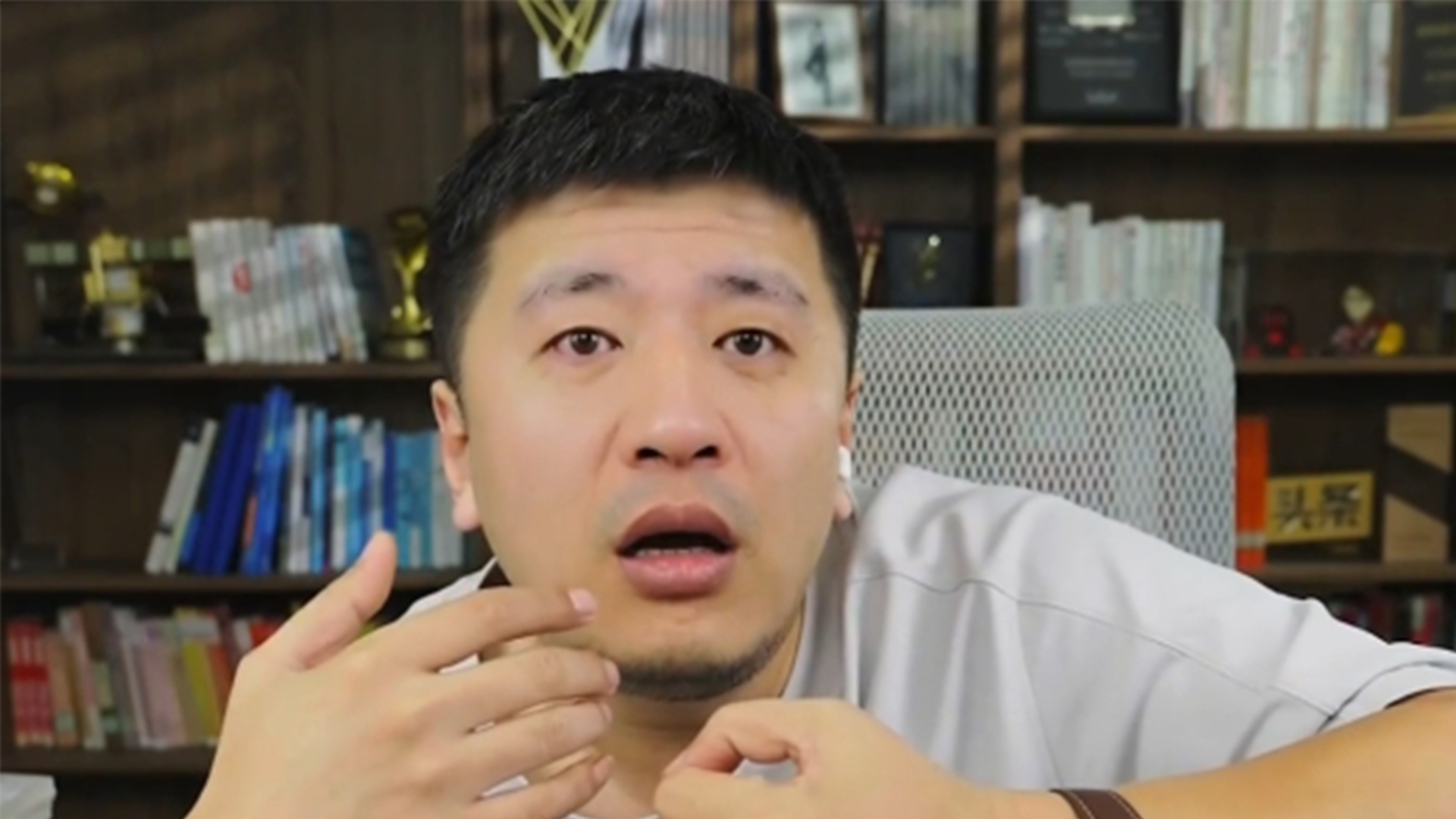 “复播后依然污言秽语”《法治在线》报道张雪峰被禁播详情