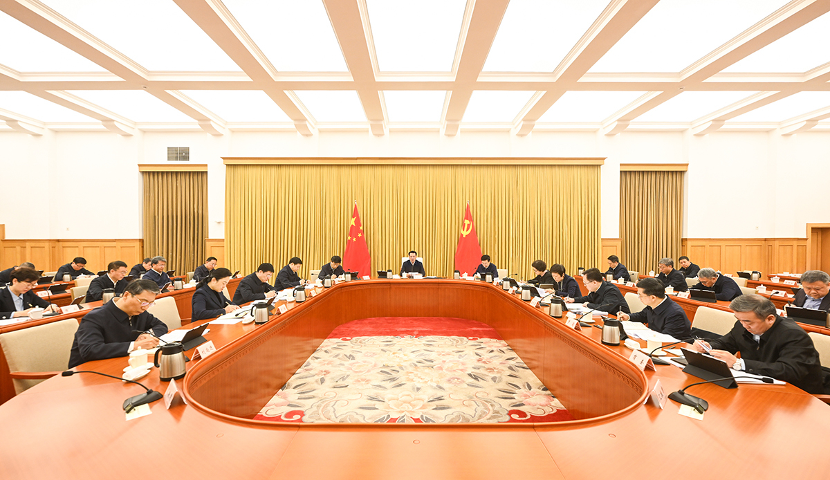 ▲12月1日上午,市委常委会举行会议,市委书记袁家军主持并讲话。记者 苏思 摄/视觉重庆