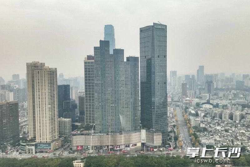 超高层灭火演练为应对复杂火场积累宝贵经验。