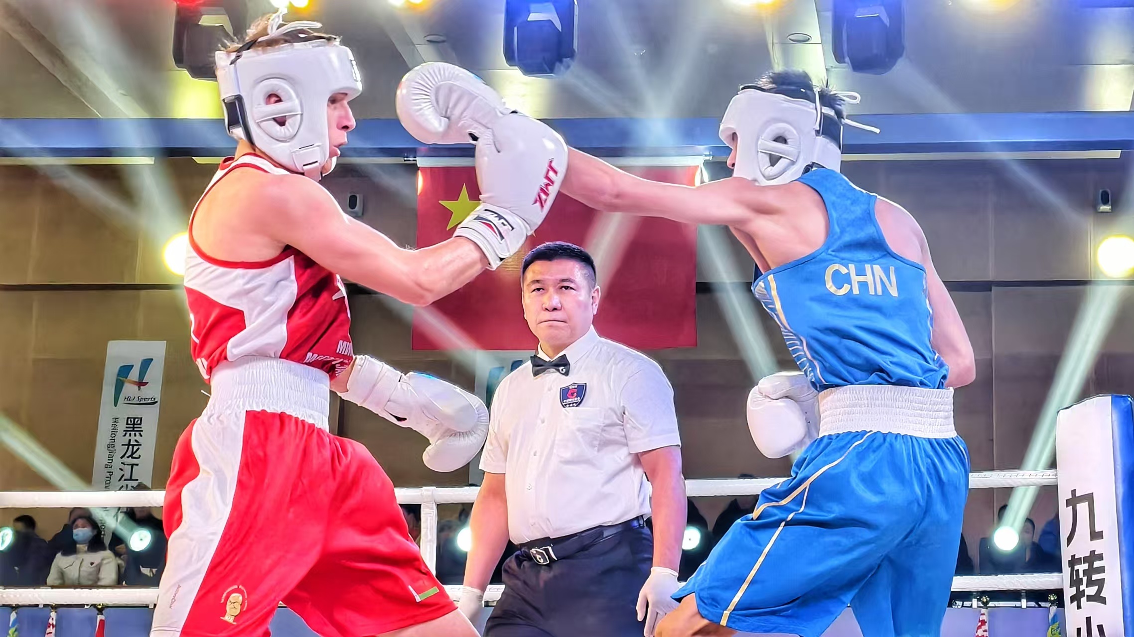 六国拳手聚冰城 以拳为媒筑友谊  2025年首届上合组织冰雪体育示范区青年拳击邀请赛开幕