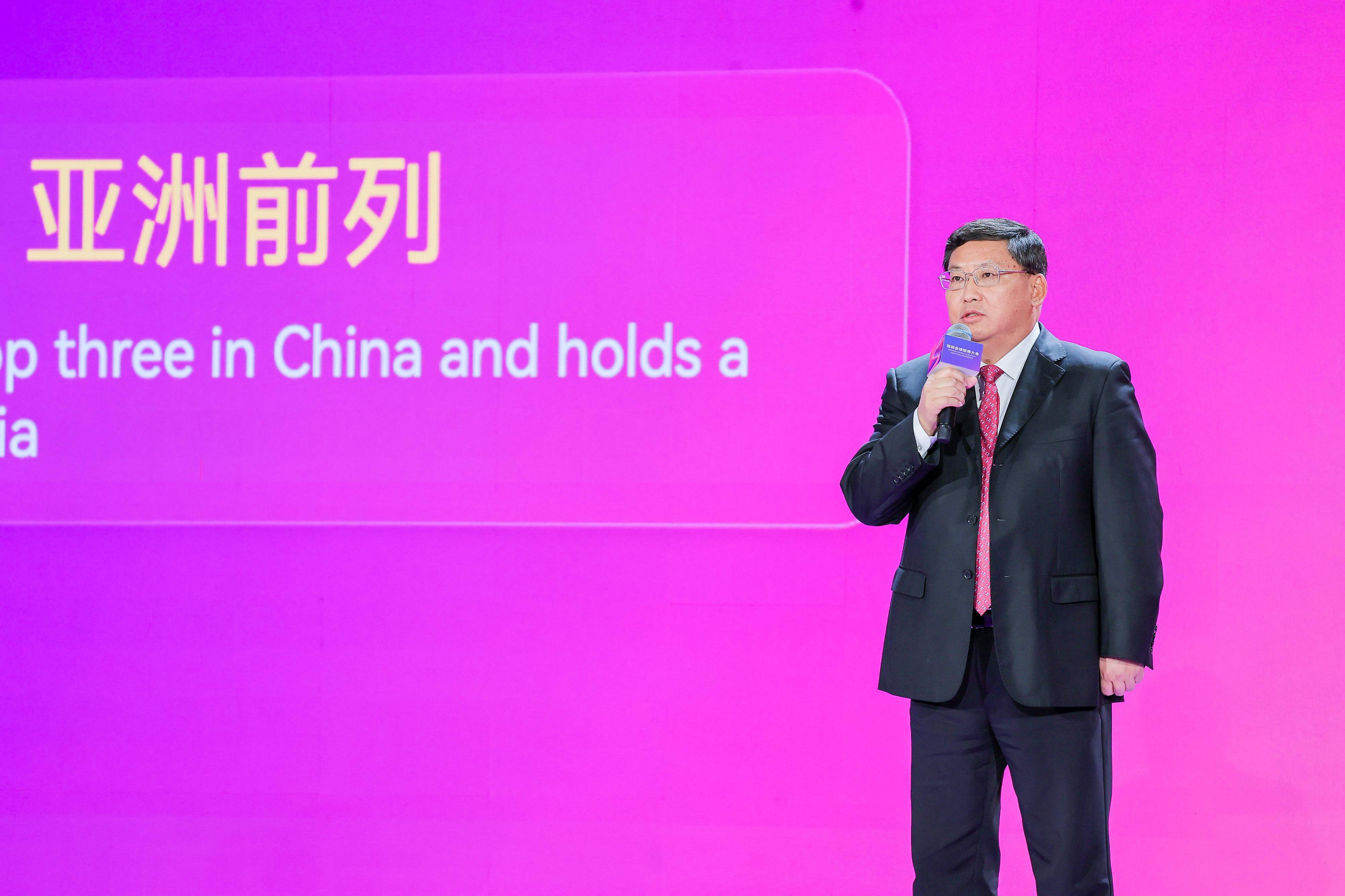 中国远洋海运集团总经理 朱碧新