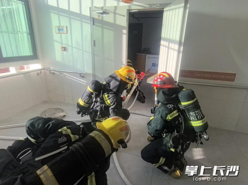 图为演练场景。 长沙晚报通讯员 肖亦凡 摄