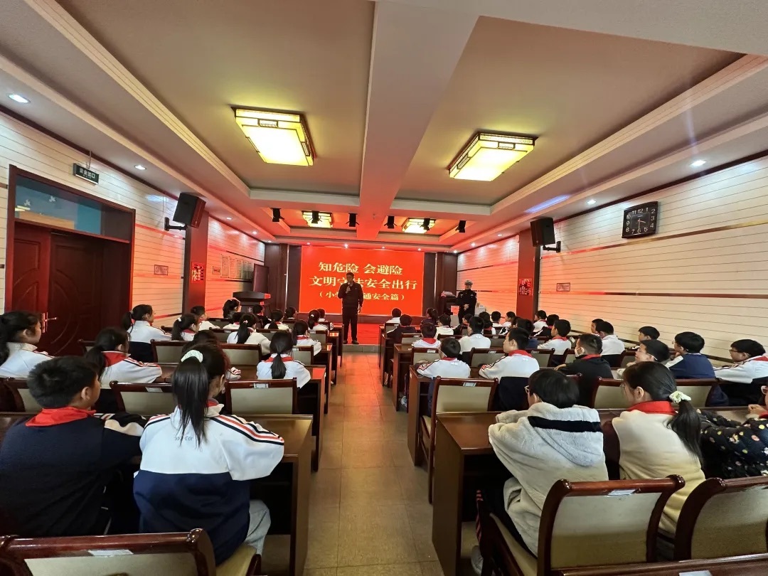 守护安全，“童”行你我！济南市博文小学开展“全国交通安全日”系列主题活动