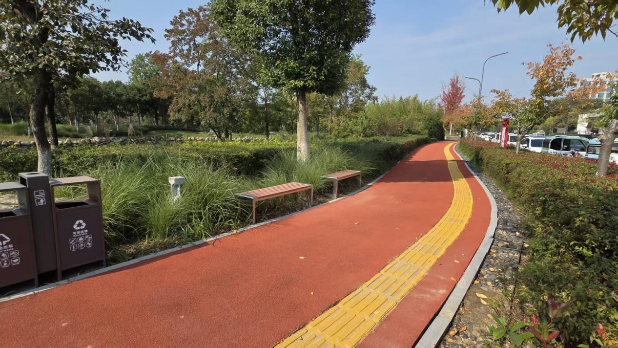 示范区水韵翠影口袋公园一角