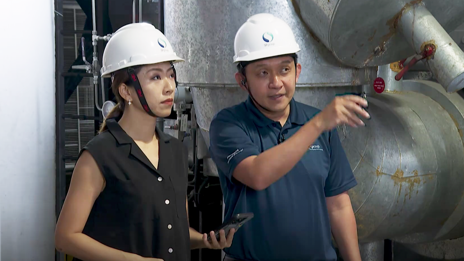 凤凰记者在现场｜何为“集中供冷”？直击全球最大地下区域供冷网络