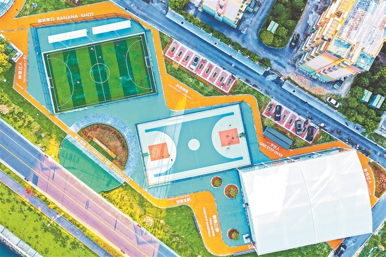 峡江县着力提升城市功能品质，将闲置土地、街头转角等区域打造成集观光、休闲、健身等功能于一体的口袋公园。通讯员 宋靖辉摄