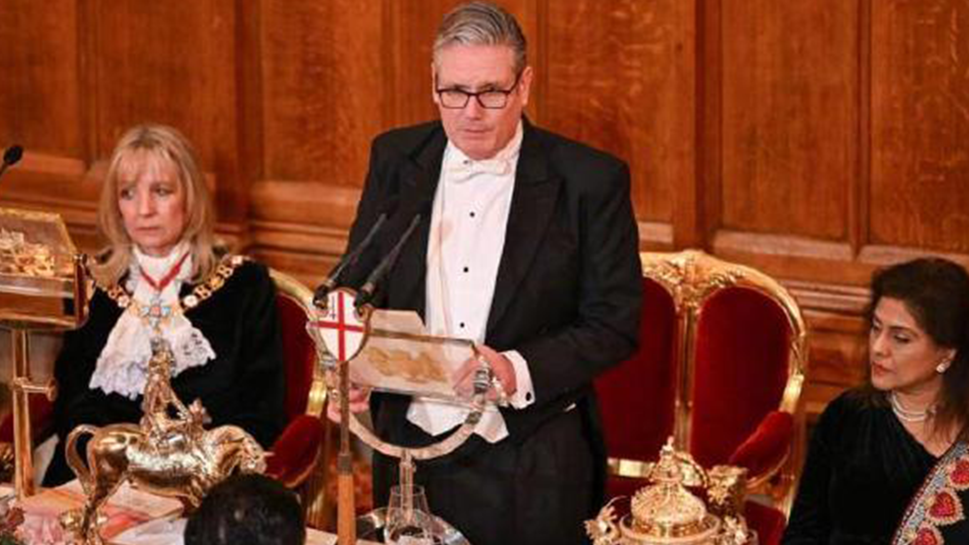 英国首相详谈对华政策：正视中国崛起，摒弃忽冷忽热