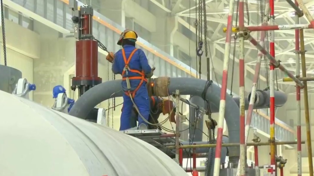 《今日聚焦》——强县域　见行动丨“风”起玉门　“光”耀丝路