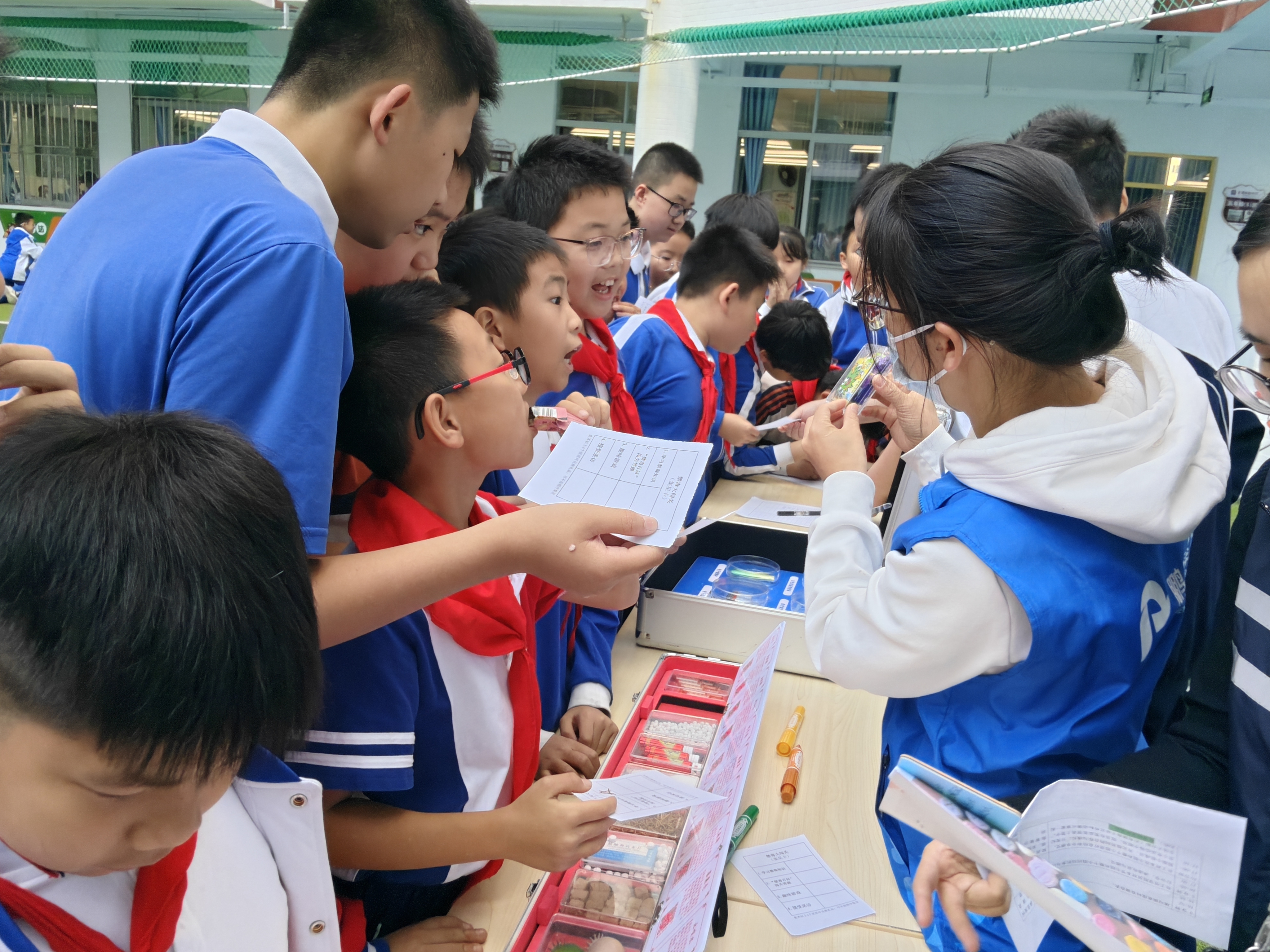 禁毒先锋共合作,开展禁毒实践宣传活动