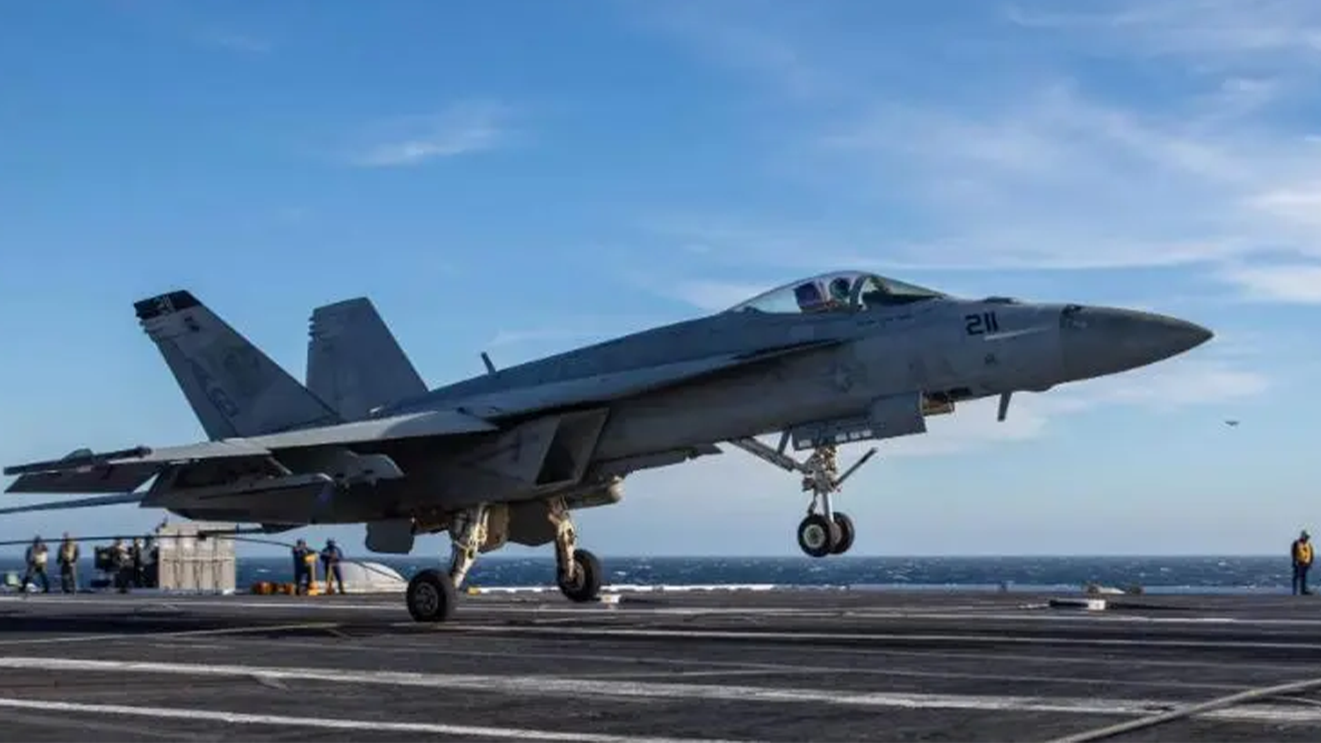 美军公布航母多起事故调查结果，3架坠海“超级大黄蜂”战机未找回