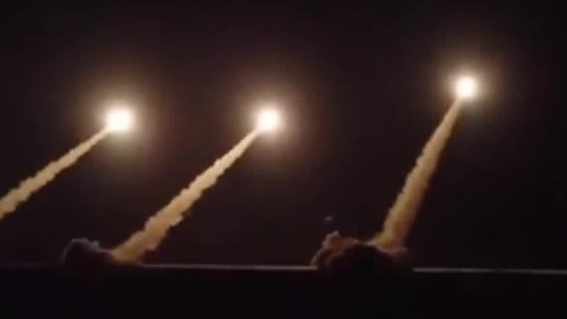 解放军海空军跨昼夜实弹演训，无人机飞近与那国岛，日本战机疲于应对