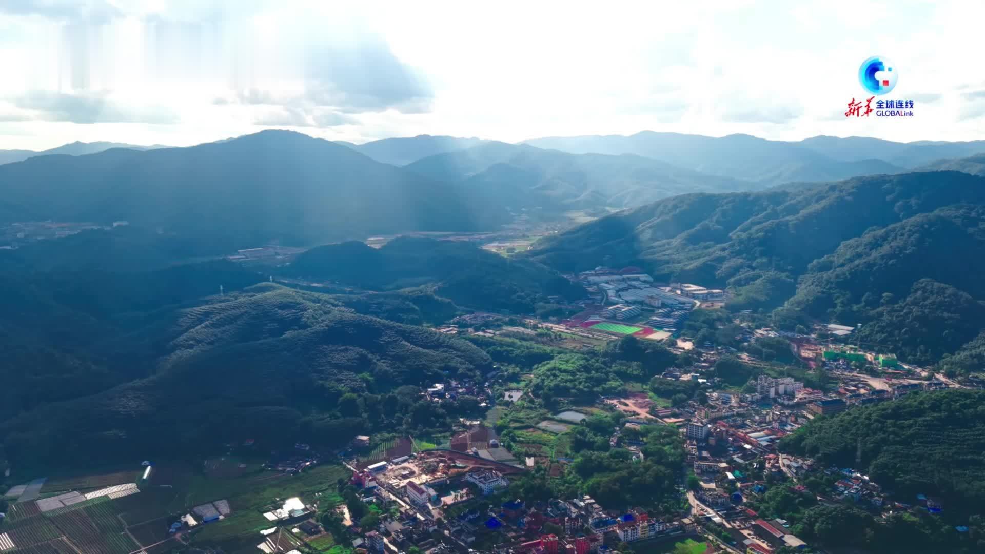 全球连线｜中老铁路架起跨境求学“连心桥”