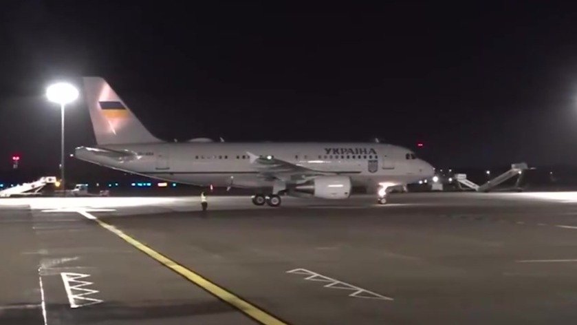 泽连斯基的专机遭无人机跟踪