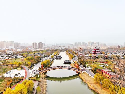 11月28日航拍的沧州市大运河畔的百狮园一带景色。