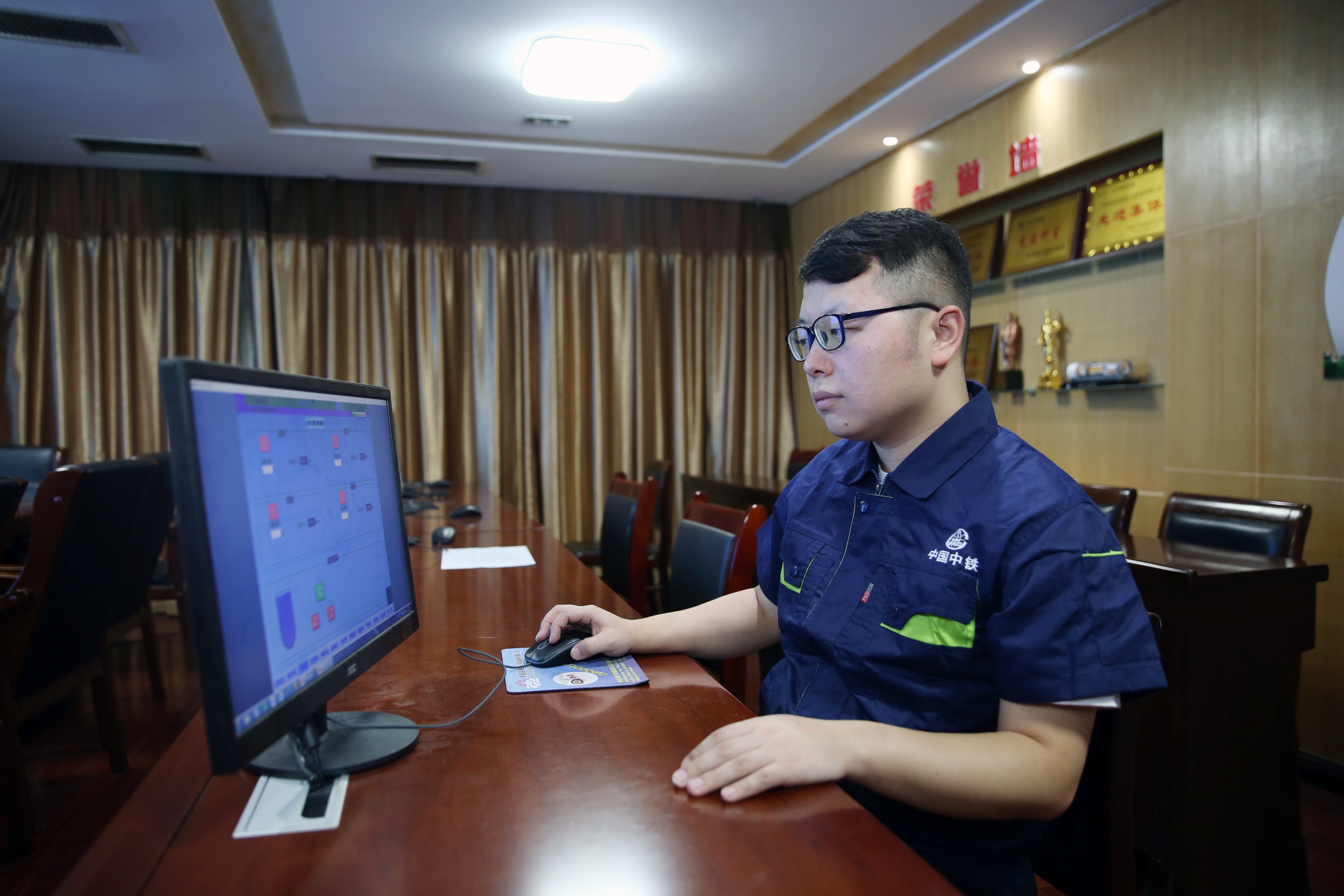 羅浩專注技術研究