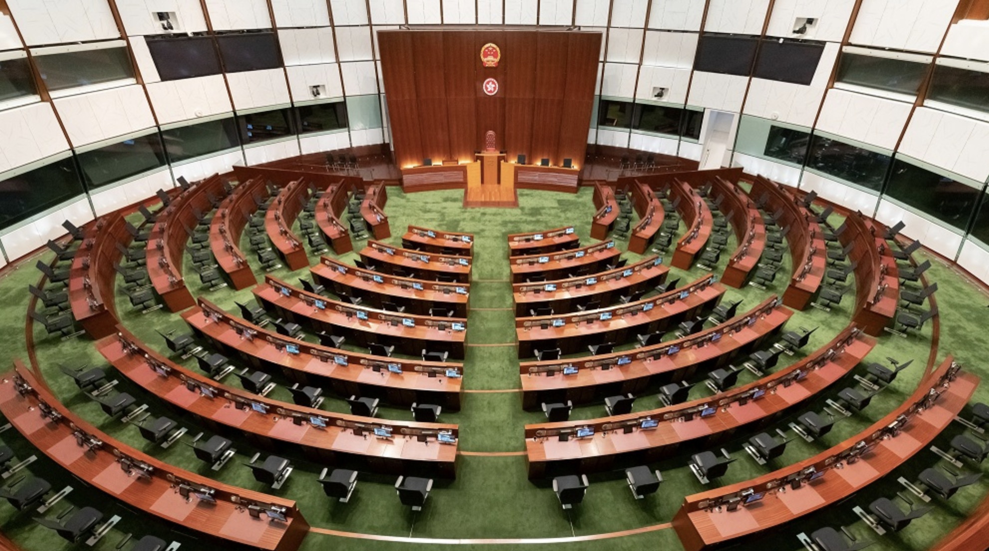 国务院港澳办发言人：香港特区第八届立法会选举成功具有里程碑意义