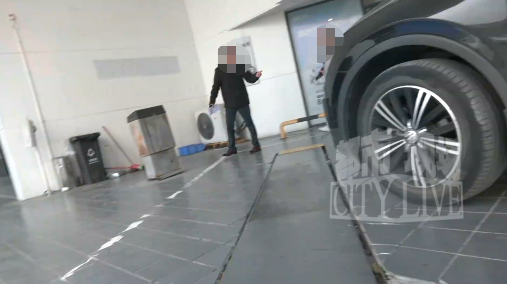 大众车尾灯赔了却没换？南昌恒信上汽大众4S店和平安保险不正面作答