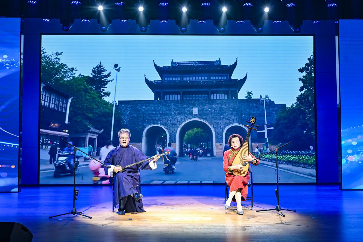 艺术破界 点亮星光——苏州寒香艺术团以走秀评弹展残疾人文体风采