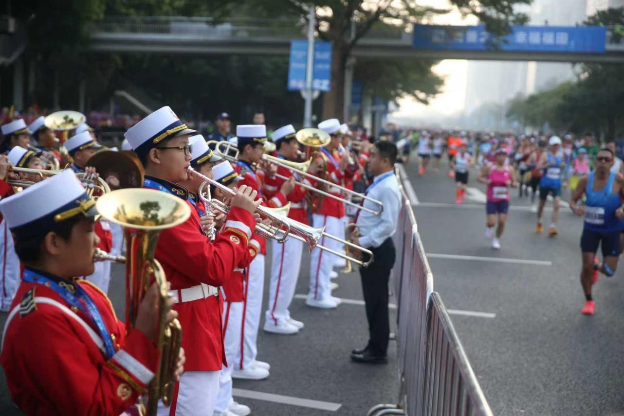 交警少警乐团奏响钢铁洪流，燃爆全场