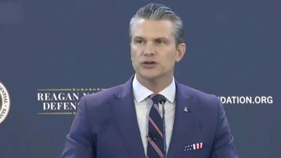 美国国防部长：美国将更新核三位一体力量