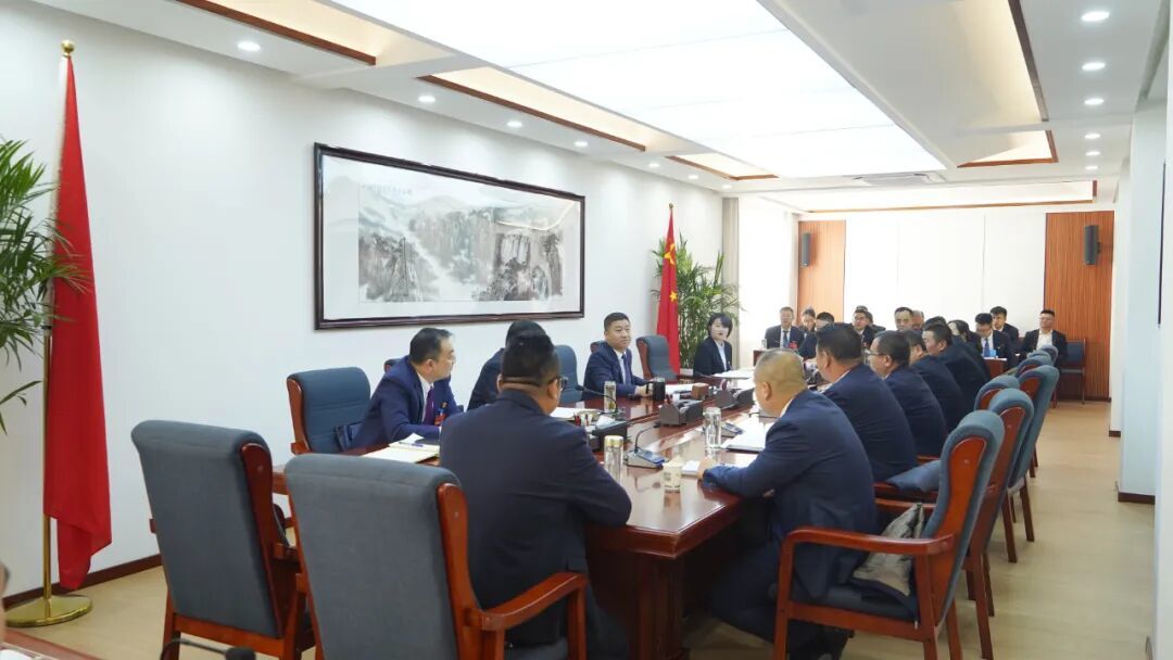 李生虎参加分团讨论