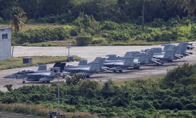 部署至前罗斯福路海军基地的EA-18G战机