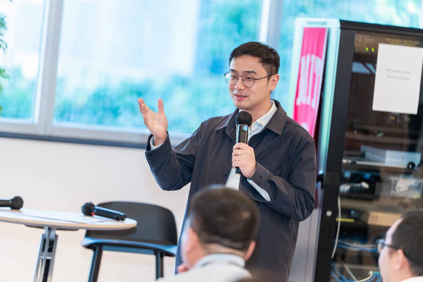 香港大学 刘志纯教授