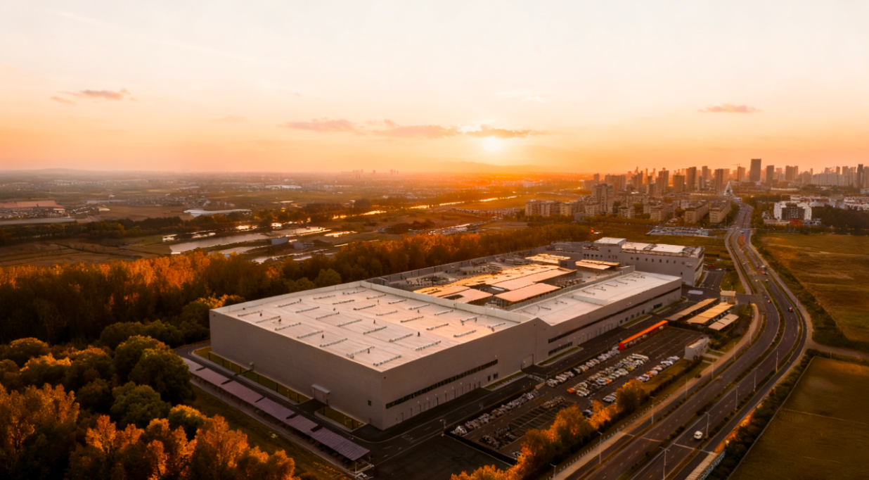 创下五大世界纪录，向全行业开放共享：吉利全球全域安全中心正式发布