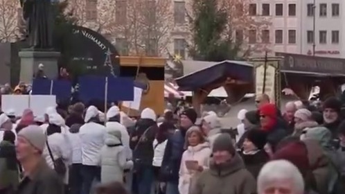 英国伦敦澳新社群举行圣诞老人大游行