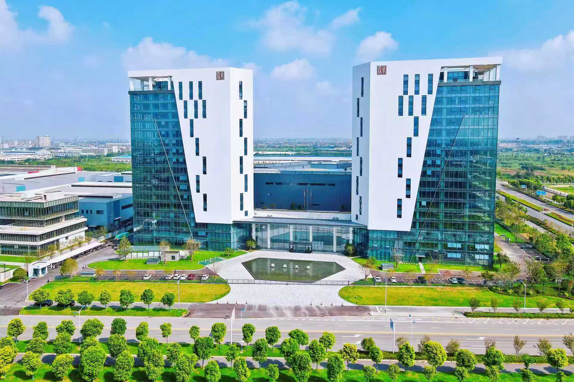 霖鼎超精密微纳光学江苏如皋生产基地外景 摄/吴树建