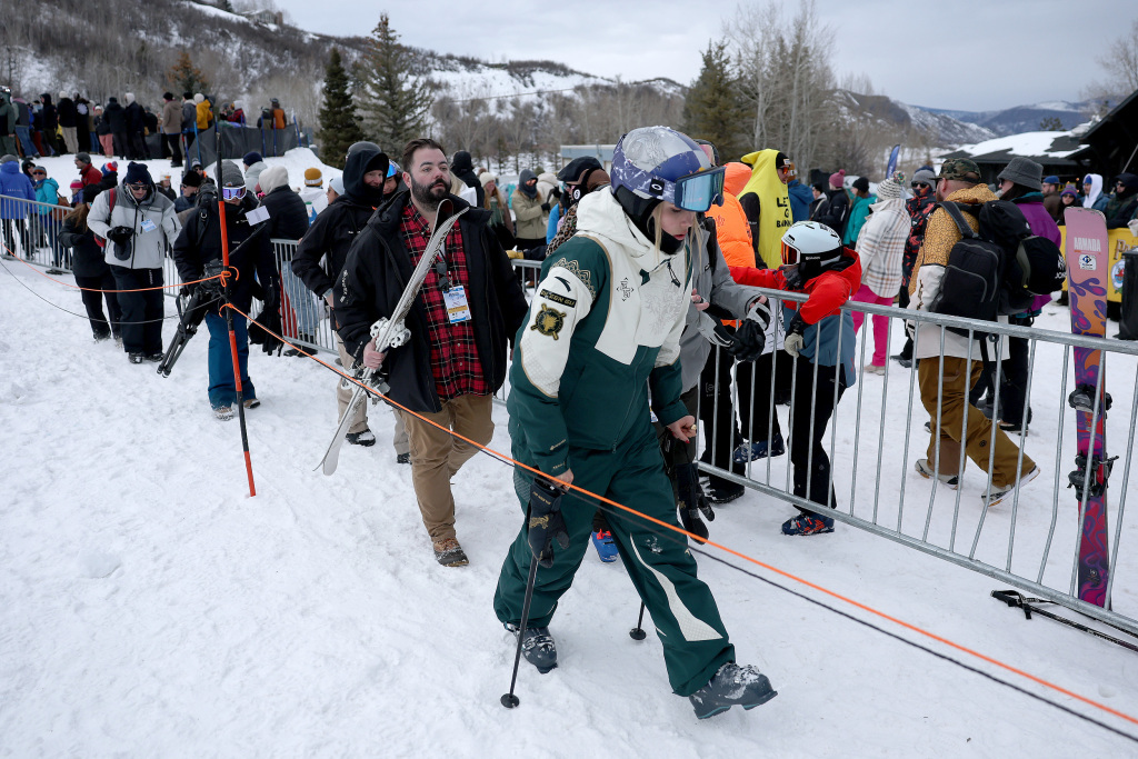 谷爱凌今年饱受伤病困扰