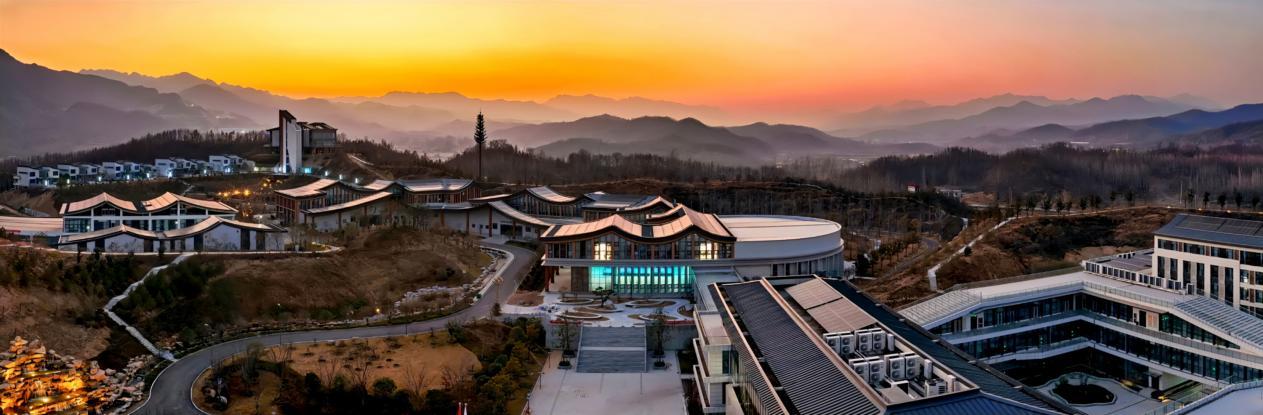 《霞栖山筑&middot;夕照豫能》摄影： 马庆